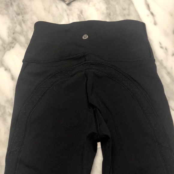 Lululemon 3/4 Sheer leggings - Picture 3 of 4